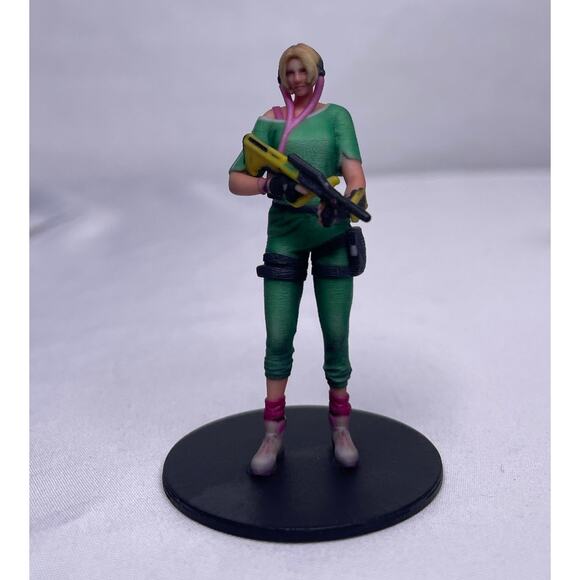 Rainbow Six Siege IQ Elite Figure w/ AUG A2 Yellow Rifle - Ubisoft Collectible - Picture 8 of 10